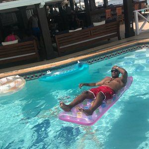 Meet your Posher, Bill